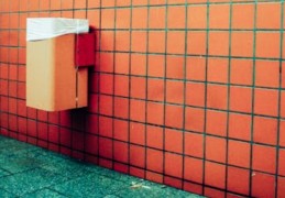 夢見聞到糞便味的 9 個夢境解釋：夢見別人在大便 、夢見清理糞便