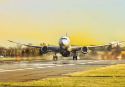 夢見飛機的 16 個夢境解釋：夢見飛機起飛、 夢見飛機降落