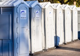 夢見搬馬桶的 9 個夢境解釋：夢見有人移動馬桶、夢見搬馬桶時掉落