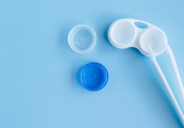 夢見髒隱形眼鏡是什麼意思？意義和象徵、心理狀態、情境解讀