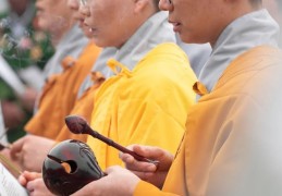 ​夢見與僧侶交談的 8 個夢境解釋：夢見和尚轉身、 夢見一位僧侶獻祭