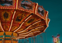 夢見前往主題樂園 ：8 個意義和象徵