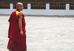 夢見成為僧侶的 9 個夢境解釋：夢見一位僧侶將死、夢見一位僧侶指引我