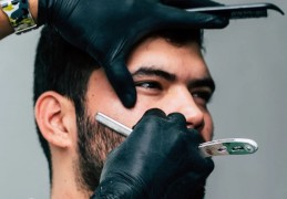 夢見刮鬍子：8 個意義和象徵