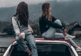 夢見與朋友一同旅行 ：8 個意義和象徵