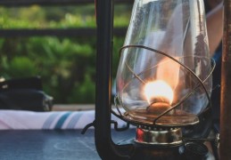 夢見油燈 ：57種場景與解釋