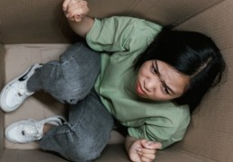 夢見狹窄空間 ：6 個意義和象徵