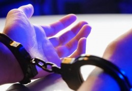 夢見殺人後逃跑的 9 個夢境解釋：夢見殺人後悔恨、夢見逃跑時自己掉進懸崖