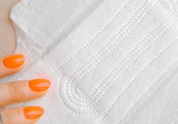 夢見穿衛生棉的 9 個夢境解釋：夢見借衛生棉、夢見看不到衛生棉