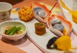 夢見吃日本料理是什麼意思？意義和象徵、心理狀態、情境解讀