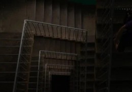 夢見與人一起下樓 ：6 個意義和象徵