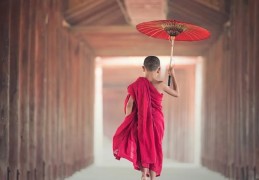 夢見寺廟的 20 個夢境解釋：夢見獨自一人在寺廟裡、夢見寺廟倒塌