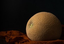 夢見哈密瓜的 9 個夢境解釋：夢見收到一個哈密瓜作為禮物、夢見買瓜