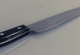 夢見逃離廚房刀是什麼意思？意義和象徵、心理狀態、情境解讀