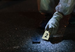 夢見母親被謀殺的 9 個夢境解釋：夢見與母親爭吵、夢見媽媽哭泣