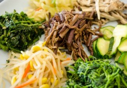 夢見製作配菜的 9 個夢境解釋：夢見準備配菜的食材、夢見分享配菜