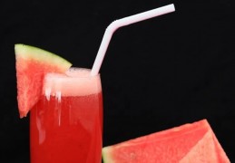 夢見喝西瓜汁：7 個意義和象徵