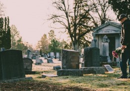 夢見破壞墳墓：8 個意義和象徵