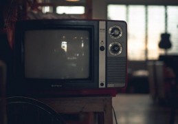 夢見老電視 ：9 個意義和象徵