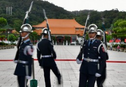 夢見殺死總統的 9 個夢境解釋：夢見與總統共餐、夢見總統逮捕你