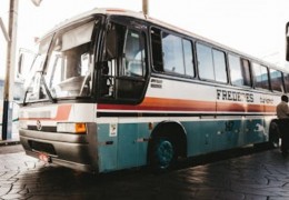 夢見公車墜落的 9 個夢境解釋：夢見開公車 、 夢見一輛壞掉的公車