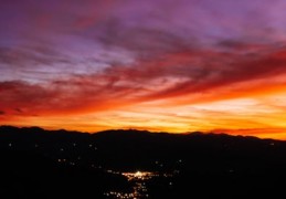 夢見紫色夕陽：9 個意義和象徵