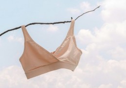 夢見胸罩：35種場景與解釋