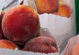 夢見桃子腐爛的 9 個夢境解釋：夢見洗桃子、夢見爛桃花