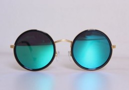 夢見太陽眼鏡：35種場景與解釋