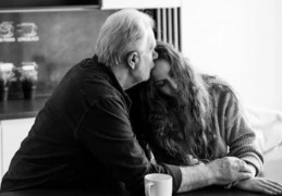 夢見亡父復活的 9 個夢境解釋：夢見自己坐上已故父親開的車 、夢見已故父親哭泣