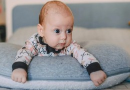 夢見觸摸嬰兒的 9 個夢境解釋：夢見與嬰兒玩耍、夢見讓寶寶入睡