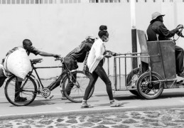 夢見推爆胎的自行車：9 個意義和象徵