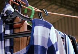 夢見在衣服上大便的 9 個夢境解釋：夢見別人在大便 、夢見衣服上有便便