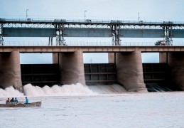 夢見水庫的 15 個夢境解釋：夢見異物從水庫中漂浮 、夢見從水庫墜落