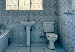 夢見掉進馬桶的 9 個夢境解釋：夢見在公共廁所迷路 、夢見馬桶消失