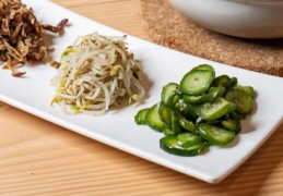 夢見吃配菜的 9 個夢境解釋：夢見和陌生人一起吃配菜、夢見做一道配菜