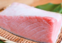 夢見金槍魚生魚片的 9 個夢境解釋：夢見收到金槍魚生魚片作為禮物 、夢見自己清洗金槍魚生魚片
