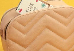 夢見收到包包禮物的 9 個夢境解釋：夢見把袋子給別人 、夢見一個袋子被撕破