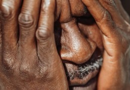 夢見熟人自殺的 8 個夢境解釋：夢見熟人說一些暗示自殺的話 、夢見熟人自殺后復活
