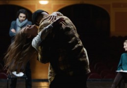 夢見與藝人約會 ：13 個意義和象徵