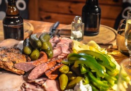 夢見一起吃飯：10 個意義和象徵