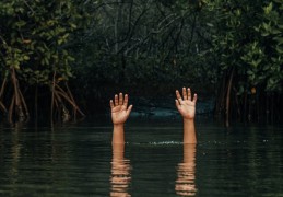 夢見陌生人舉行葬禮的 8 個夢境解釋：夢見參加陌生人的葬禮、夢見看陌生人的葬禮