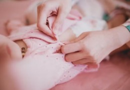 夢見嬰兒流血的 9 個夢境解釋：夢見嬰兒的血沾到衣服上 、 夢見嬰兒流血後停止