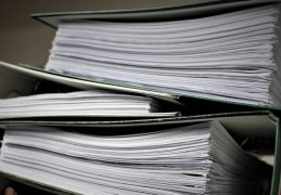 夢見檔案的 25 個夢境解釋：夢見找到檔案、夢見簽署檔案、夢見檔案蓋章