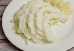 夢見吃白菜的 9 個夢境解釋：夢見一片白菜菜田、夢見分發中國白菜