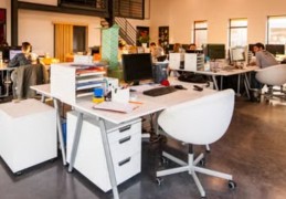 夢見工作時睡著是什麼意思？意義和象徵、心理狀態、情境解讀