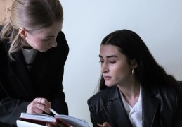 夢見與同事交談 ：6 個意義和象徵