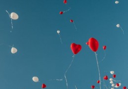 夢見心形氣球：6 個意義和象徵