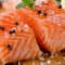  夢見三文魚生魚片的 9 個夢境解釋：夢見收到三文魚生魚片作為禮物、夢見自己做三文魚生魚片