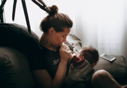 夢見母親受傷的 9 個夢境解釋：夢見媽媽受傷流血、夢見媽媽為我受傷